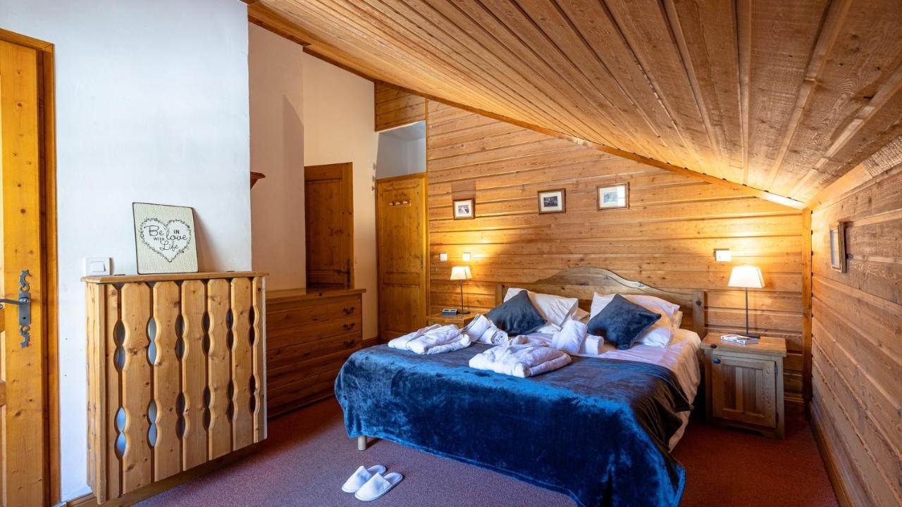 Madame Vacances Les Chalets De L'Altiport Alpe d'Huez Esterno foto