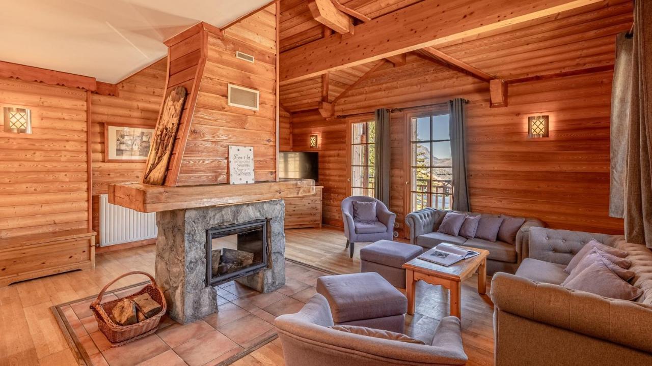 Madame Vacances Les Chalets De L'Altiport Alpe d'Huez Esterno foto