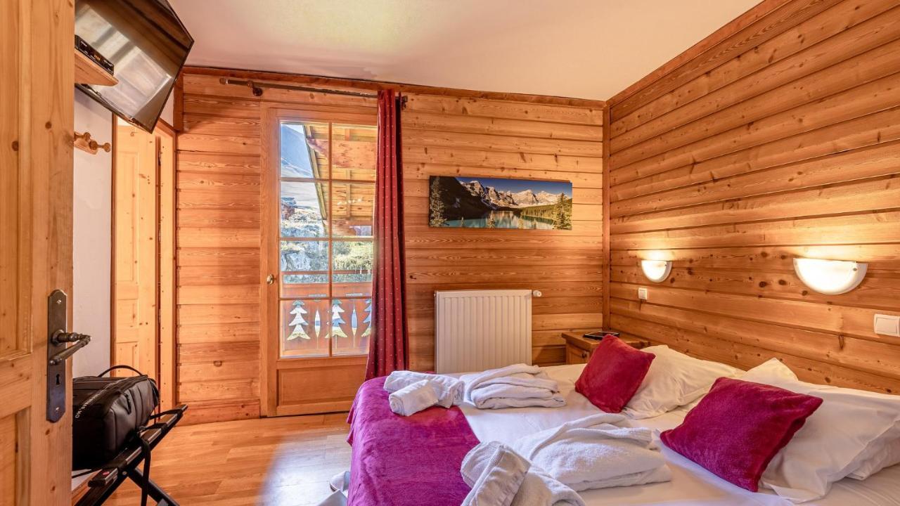Madame Vacances Les Chalets De L'Altiport Alpe d'Huez Esterno foto
