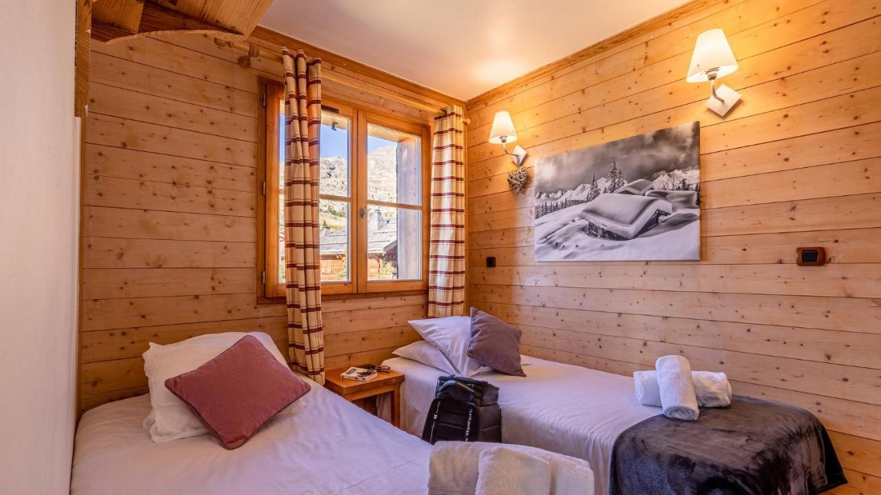 Madame Vacances Les Chalets De L'Altiport Alpe d'Huez Esterno foto