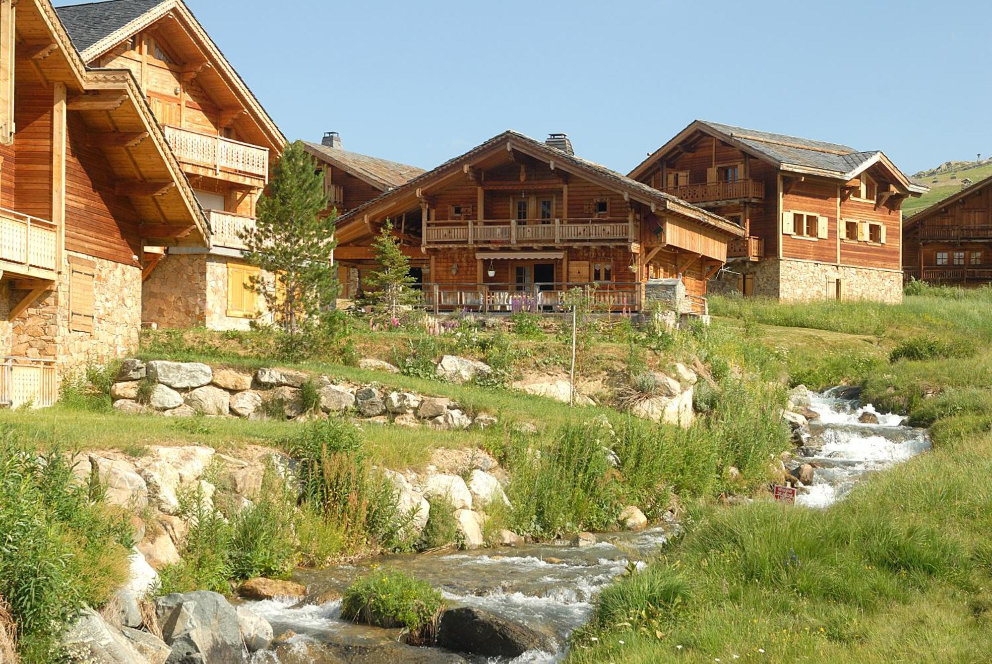 Madame Vacances Les Chalets De L'Altiport Alpe d'Huez Esterno foto