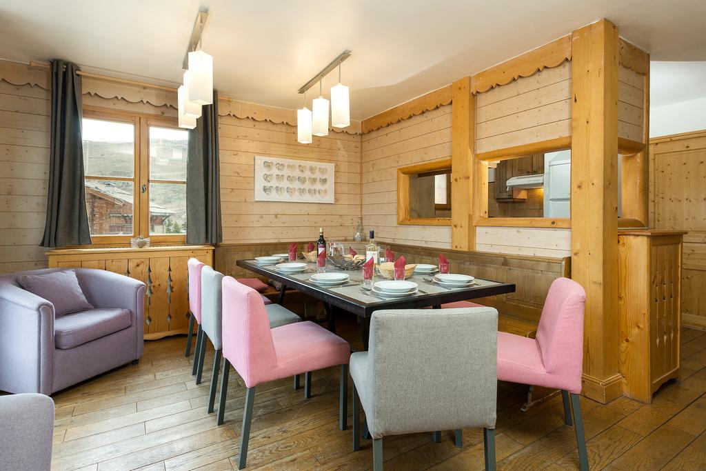 Madame Vacances Les Chalets De L'Altiport Alpe d'Huez Esterno foto