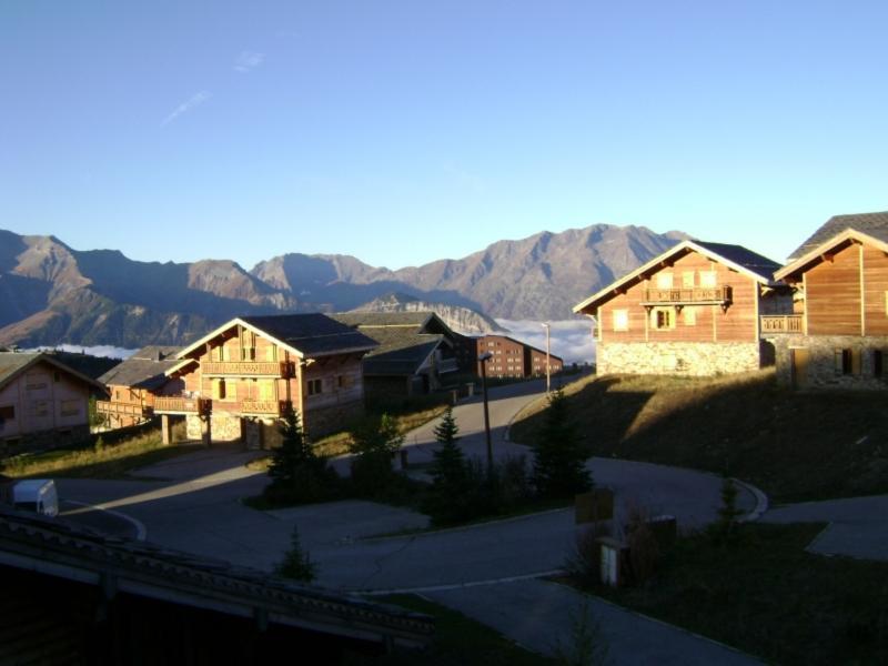 Madame Vacances Les Chalets De L'Altiport Alpe d'Huez Esterno foto