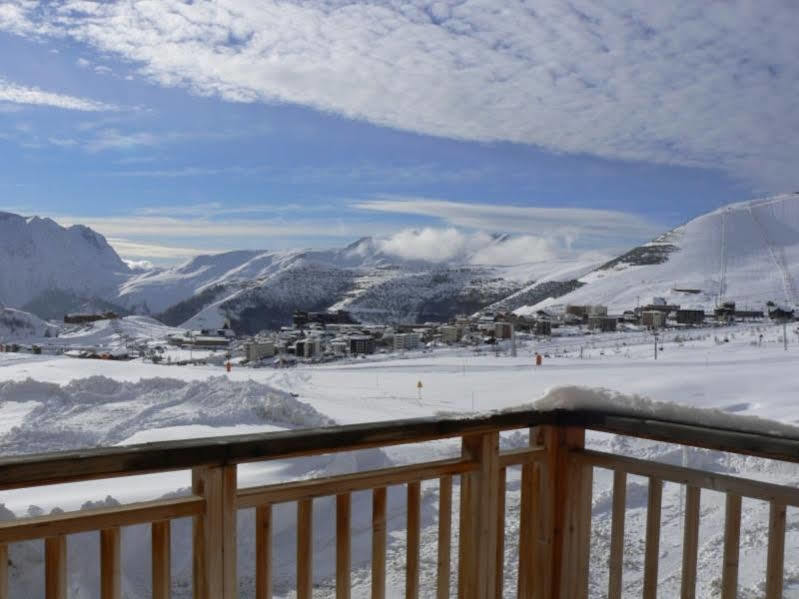 Madame Vacances Les Chalets De L'Altiport Alpe d'Huez Esterno foto